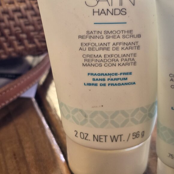 mary kay satin hands Smoothie Scrub & Lotion Minis - Picture 4 of 7